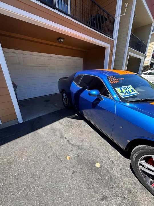 2010 Dodge Challenger 3rd Gen - Image 16 of 17