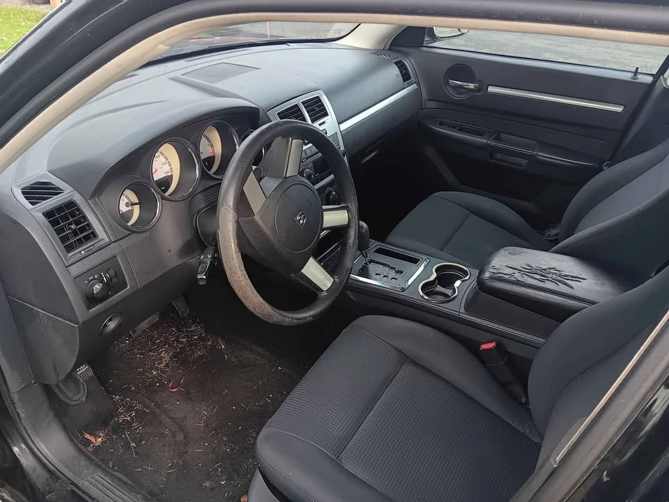 2010 Dodge Charger 6th Gen - Image 5 of 10