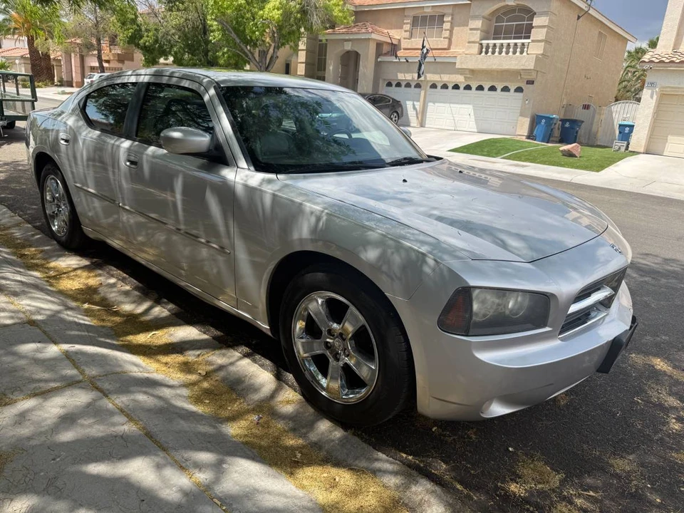 2010 Dodge Charger 6th Gen - Image 3 of 12
