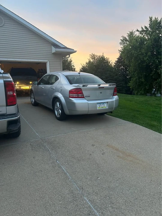 2010 Dodge Avenger Sedan - Image 3 of 8