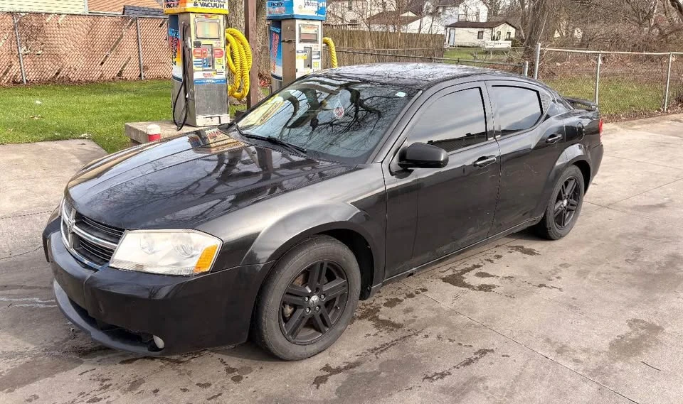 2010 Dodge Avenger Sedan - Image 9 of 10