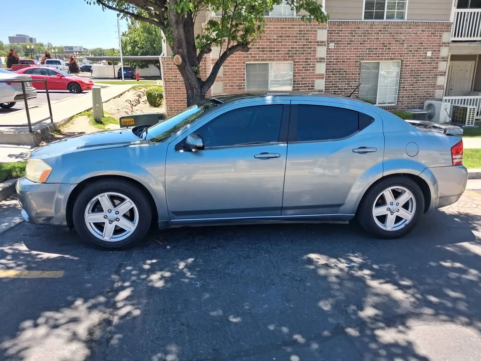 2010 Dodge Avenger Sedan - Image 2 of 20
