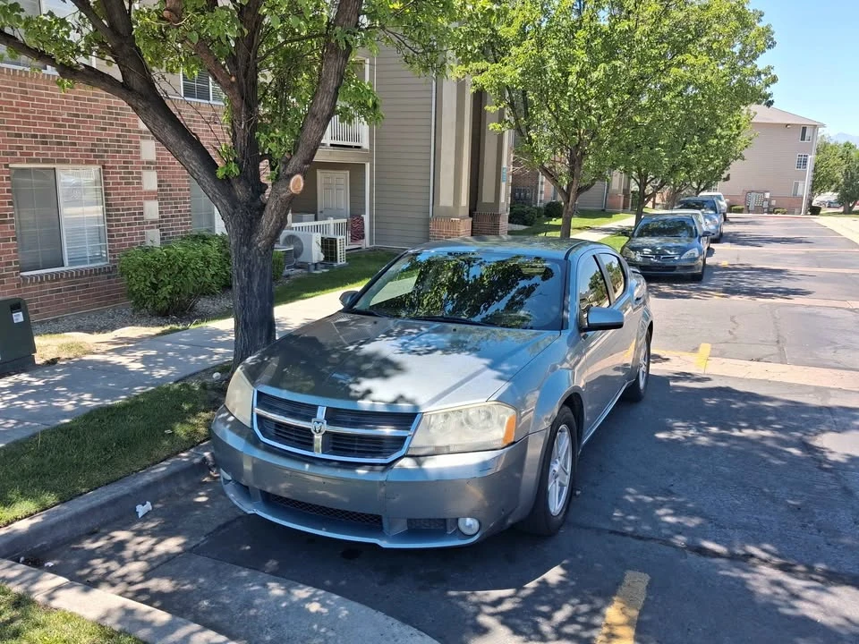 2010 Dodge Avenger Sedan - Image 5 of 20
