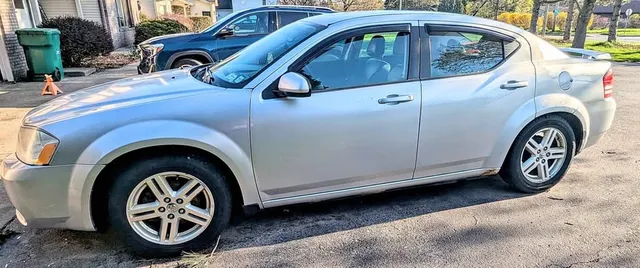 2010 Dodge Avenger R/T Sedan 4D