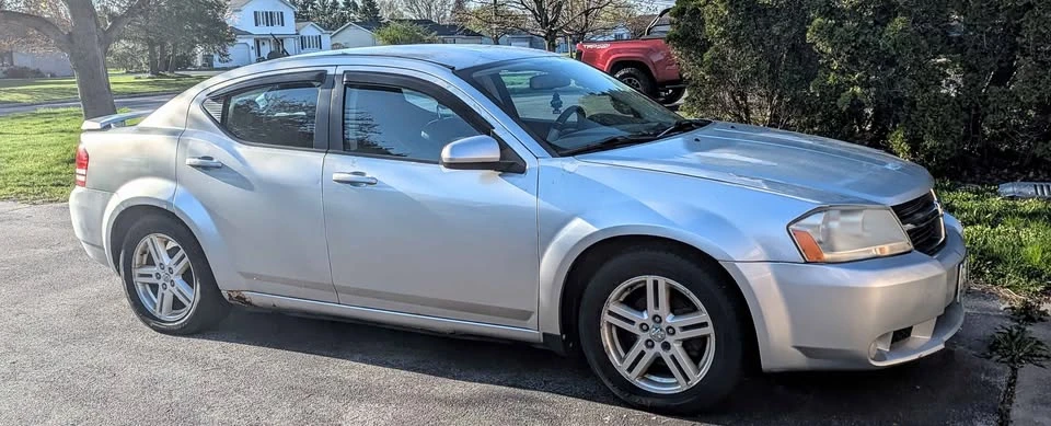 2010 Dodge Avenger Sedan - Image 2 of 10