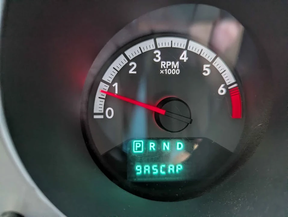 2010 Dodge Avenger Sedan - Image 9 of 10