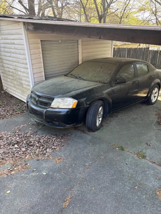 2010 Dodge Avenger Sedan - Image 2 of 2