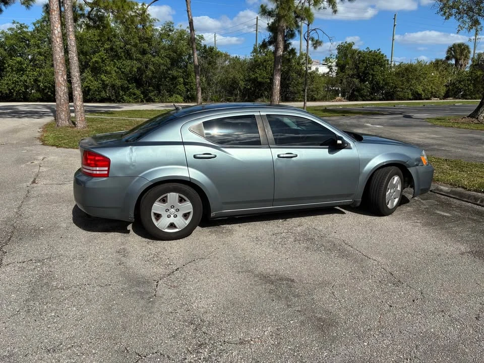 2010 Dodge Avenger Sedan - Image 3 of 5