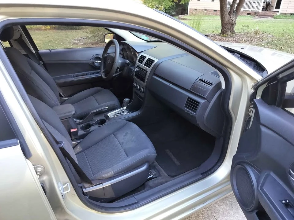 2010 Dodge Avenger Sedan - Image 8 of 12