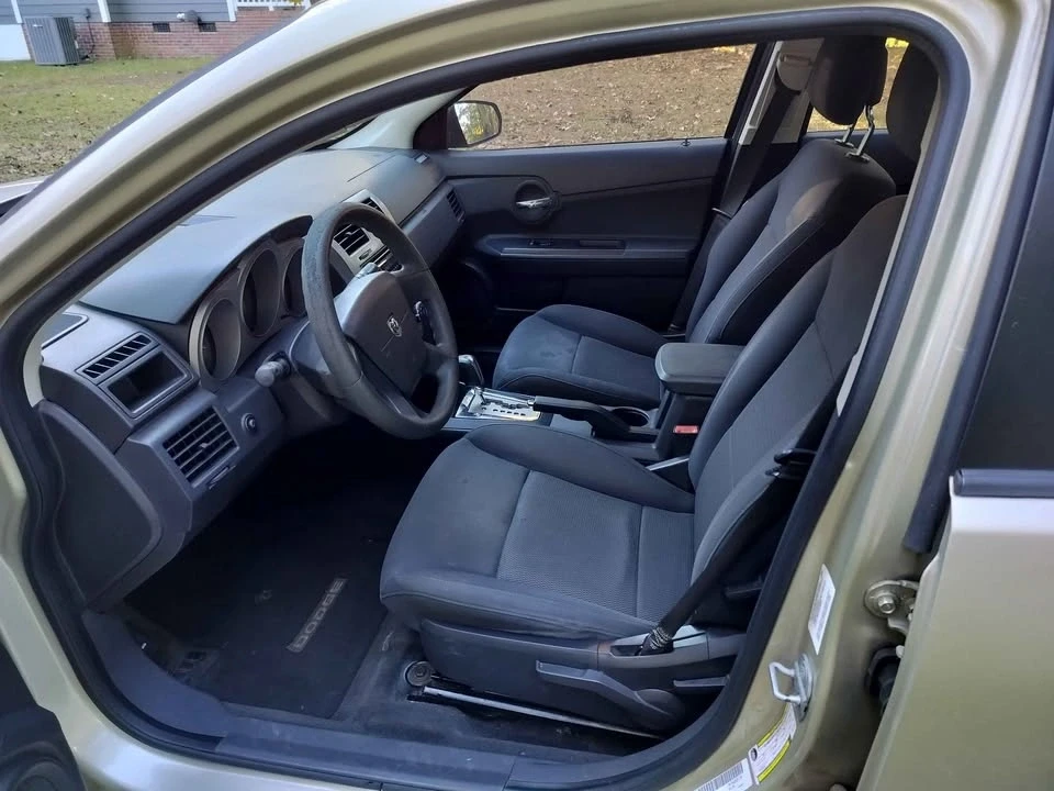 2010 Dodge Avenger Sedan - Image 6 of 12