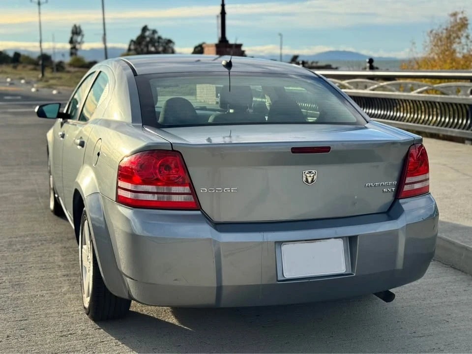 2010 Dodge Avenger Sedan - Image 7 of 12