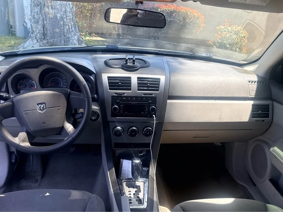 2010 Dodge Avenger Sedan - Image 6 of 8
