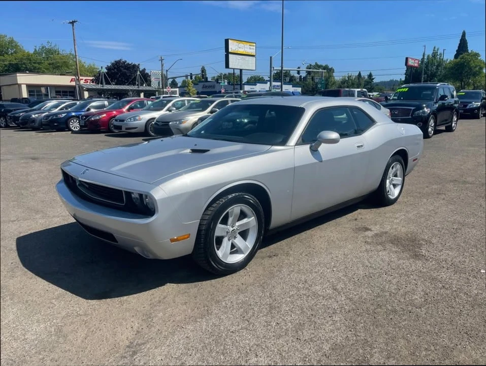 2010 Dodge Challenger 3rd Gen - Image 3 of 8