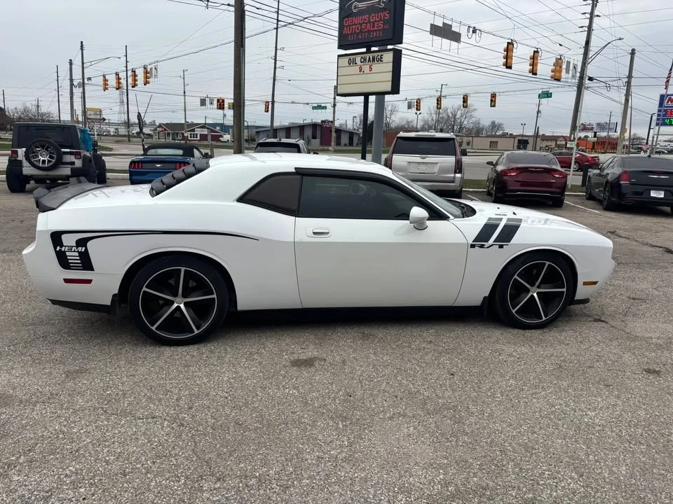 2010 Dodge Challenger 3rd Gen - Image 5 of 12