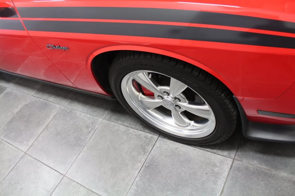 2010 Dodge Challenger 3rd Gen - Image 19 of 20