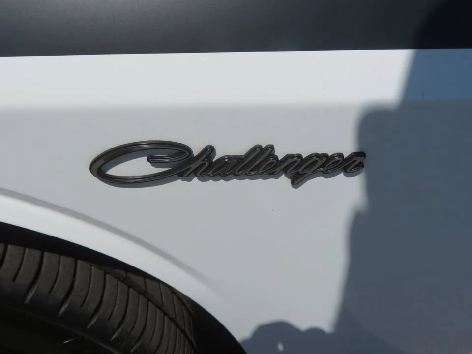 2010 Dodge Challenger 3rd Gen - Image 9 of 20