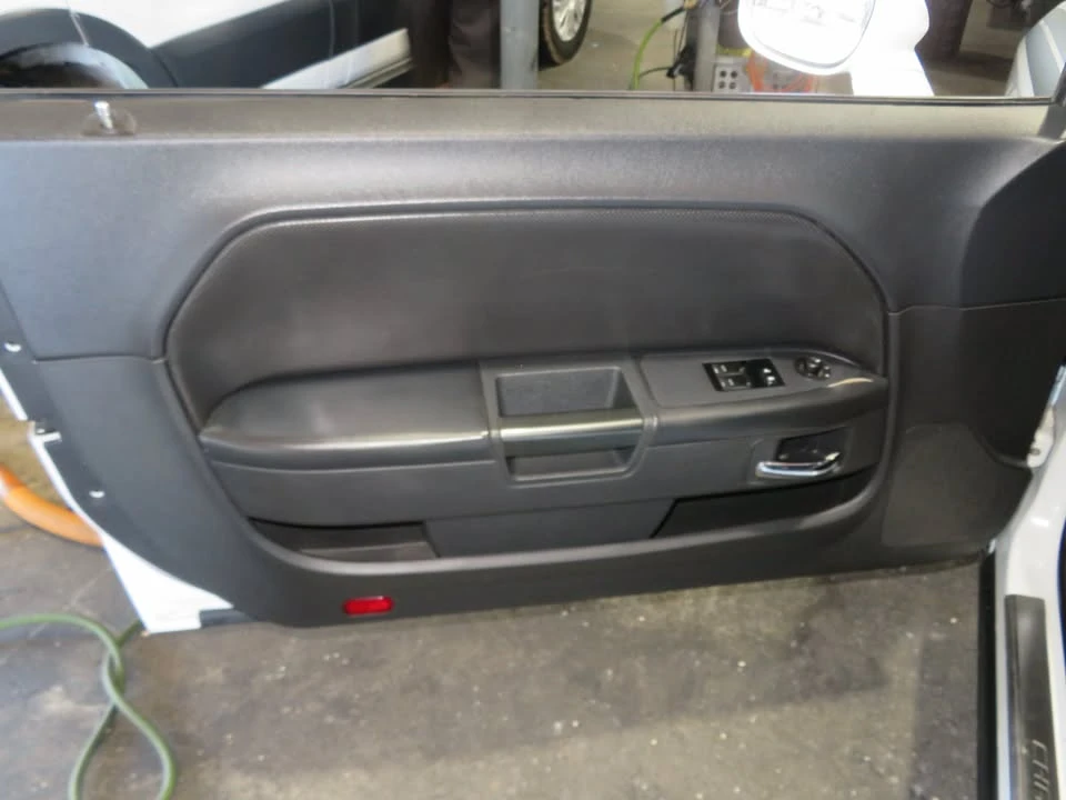 2010 Dodge Challenger 3rd Gen - Image 16 of 20