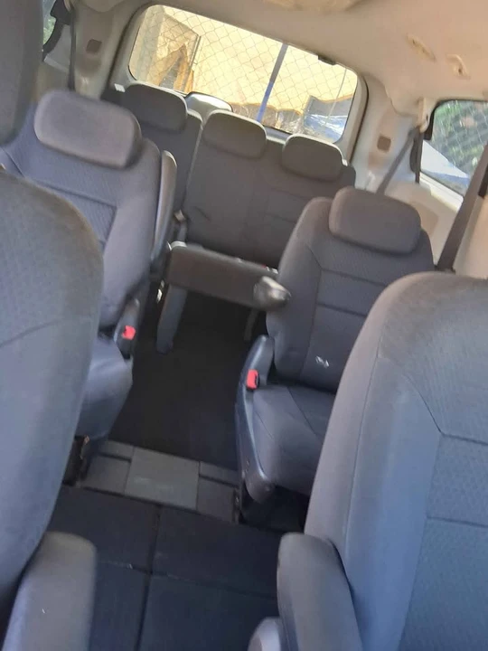 2010 Dodge Caravan - Image 7 of 13