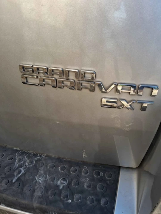 2010 Dodge Caravan - Image 6 of 13