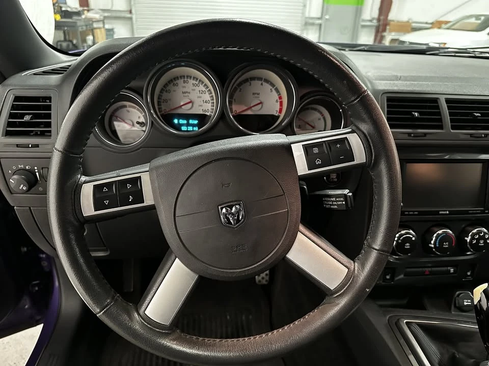2010 Dodge Challenger 3rd Gen - Image 10 of 20