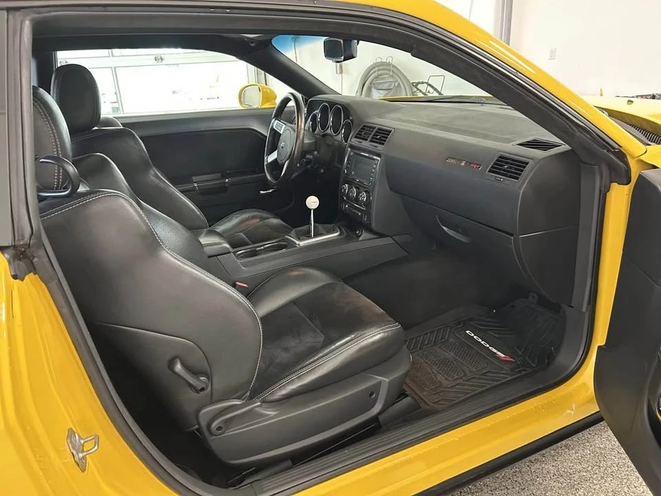 2010 Dodge Challenger 3rd Gen - Image 13 of 14