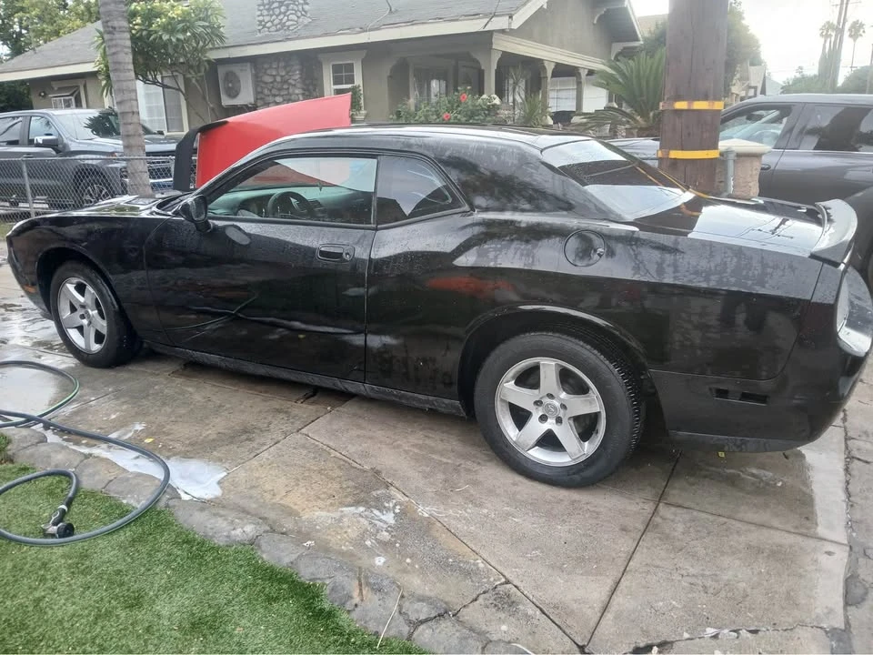 2010 Dodge Challenger 3rd Gen - Image 2 of 6