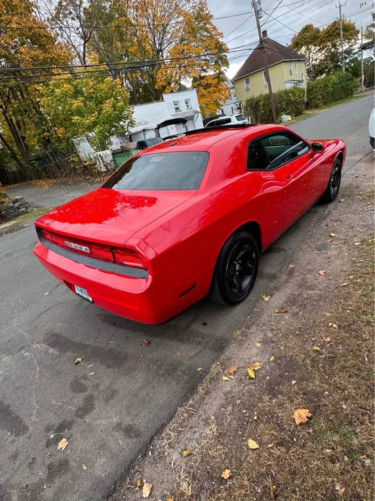 2010 Dodge Challenger 3rd Gen - Image 3 of 7