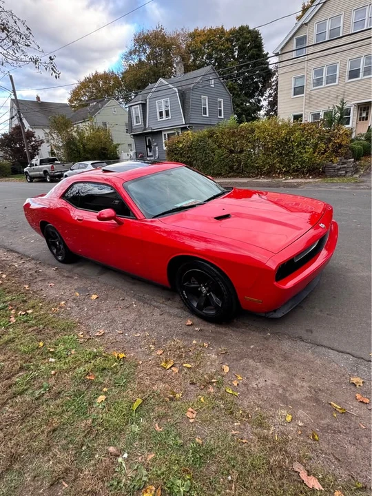 2010 Dodge Challenger 3rd Gen - Image 2 of 7