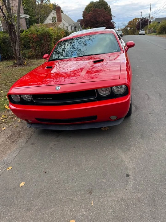 2010 Dodge Challenger 3rd Gen - Image 4 of 7