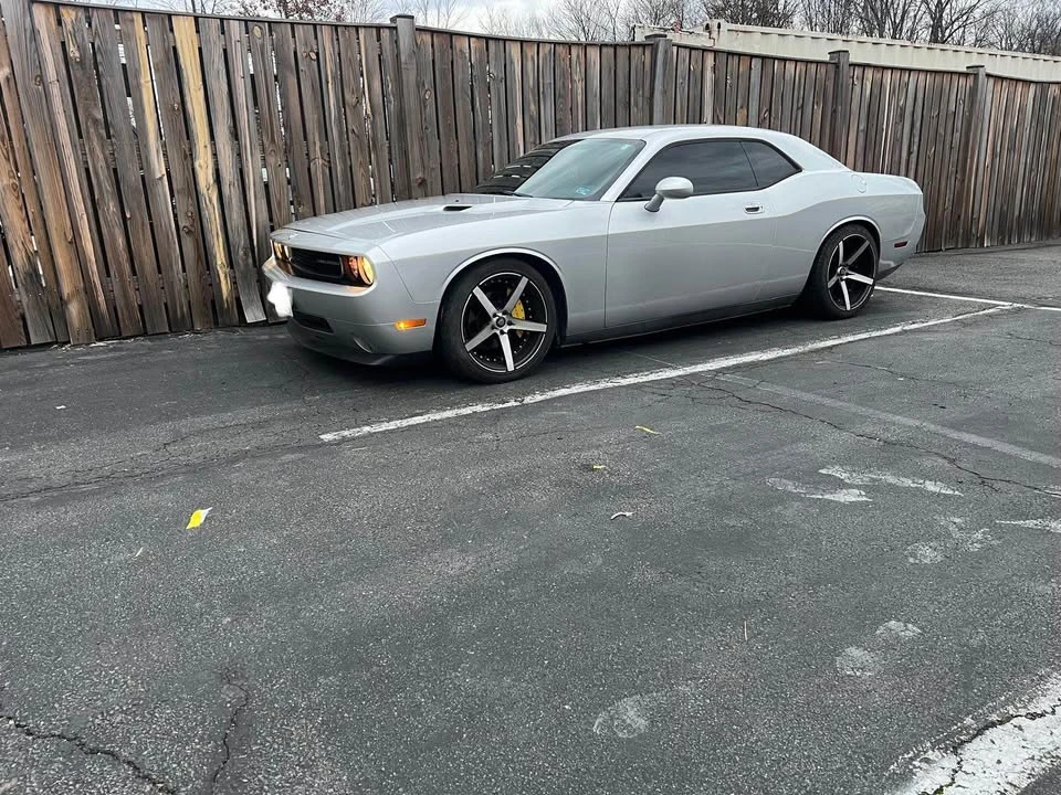 2010 Dodge Challenger 3rd Gen - Image 4 of 6