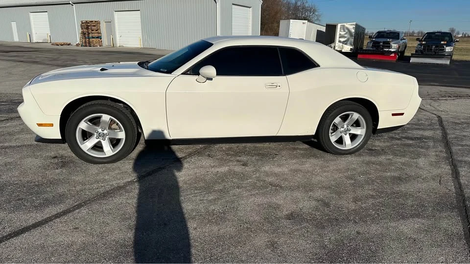 2010 Dodge Challenger 3rd Gen - Image 4 of 10