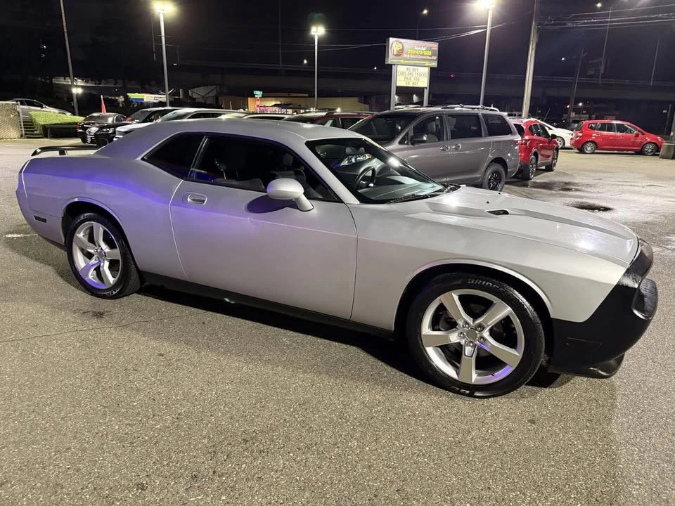 2010 Dodge Challenger 3rd Gen - Image 4 of 14