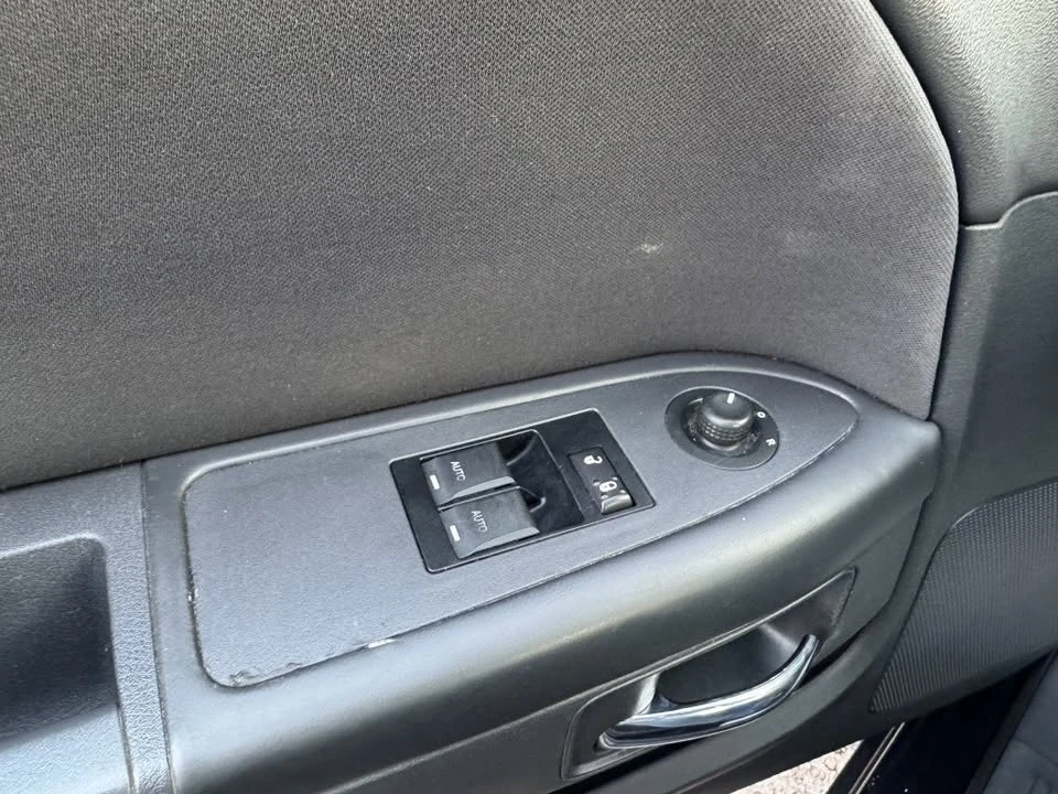 2010 Dodge Challenger 3rd Gen - Image 19 of 20