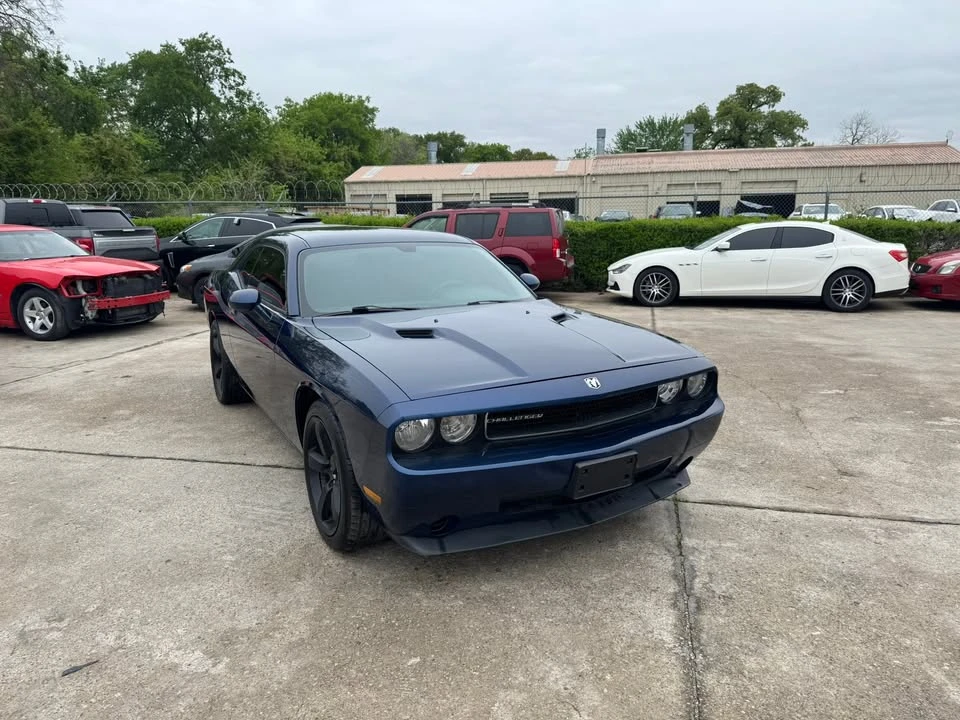 2010 Dodge Challenger 3rd Gen - Image 2 of 18