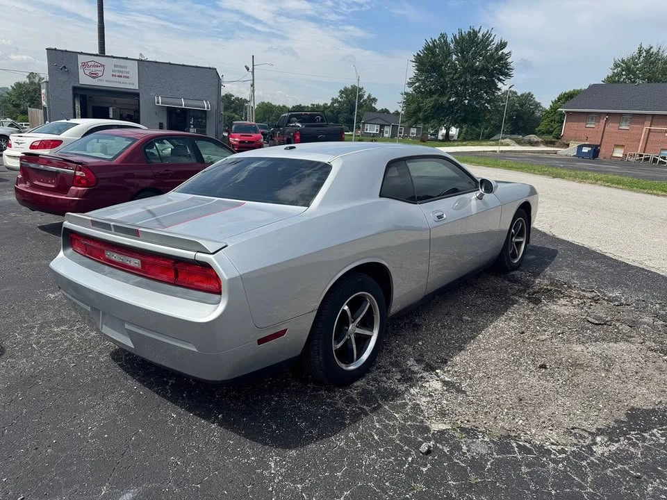 2010 Dodge Challenger 3rd Gen - Image 6 of 12