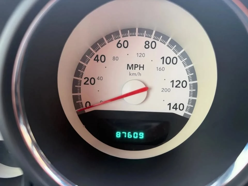 2010 Dodge Challenger 3rd Gen - Image 11 of 20