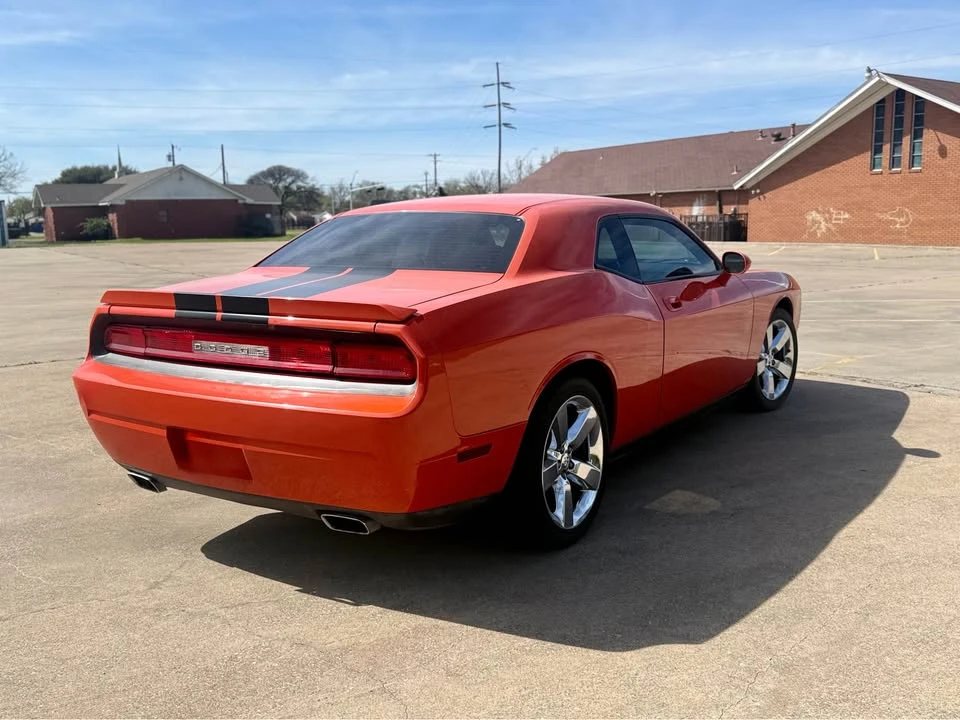 2010 Dodge Challenger 3rd Gen - Image 3 of 8