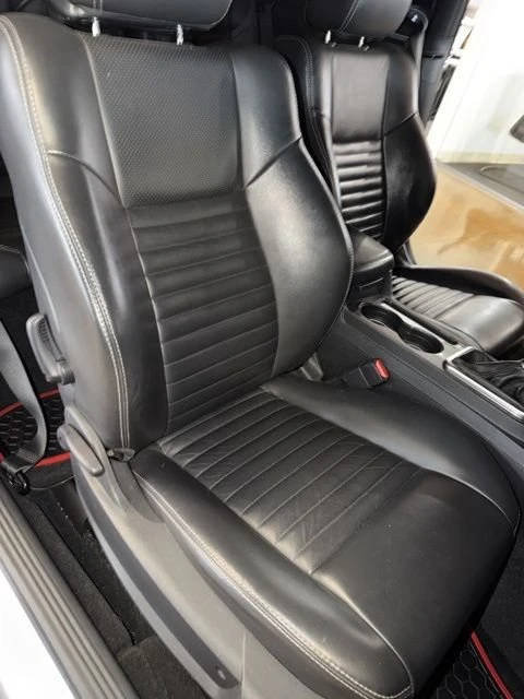 2010 Dodge Challenger 3rd Gen - Image 13 of 17