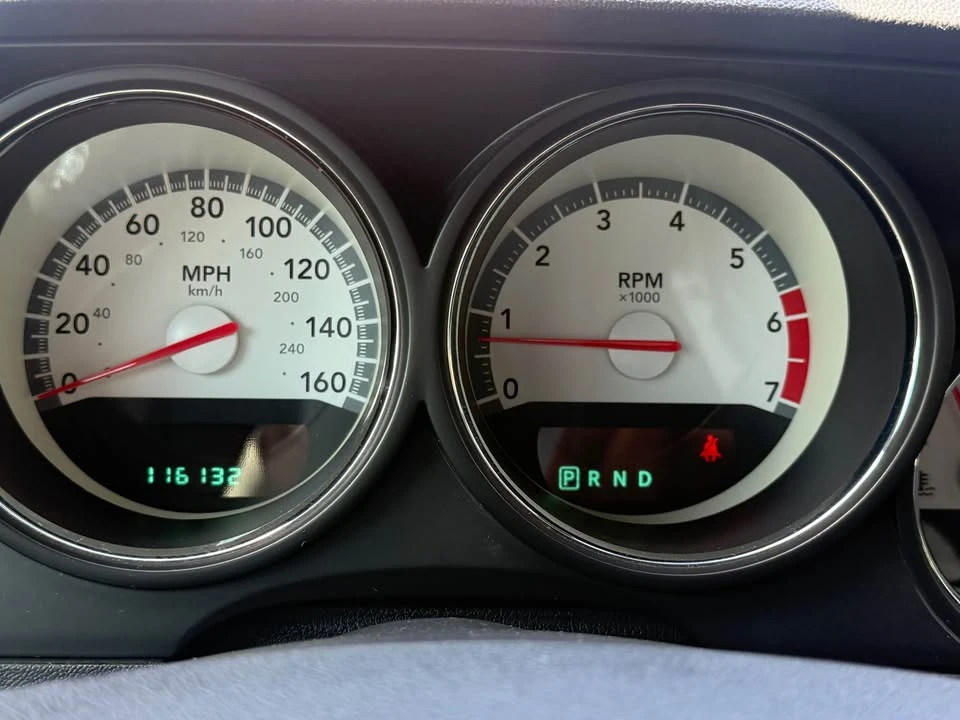 2010 Dodge Challenger 3rd Gen - Image 7 of 8