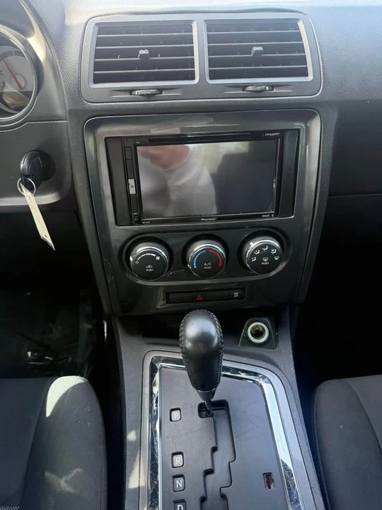 2010 Dodge Challenger 3rd Gen - Image 6 of 8