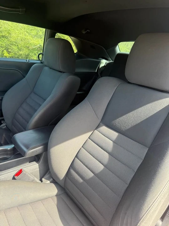 2010 Dodge Challenger 3rd Gen - Image 5 of 8