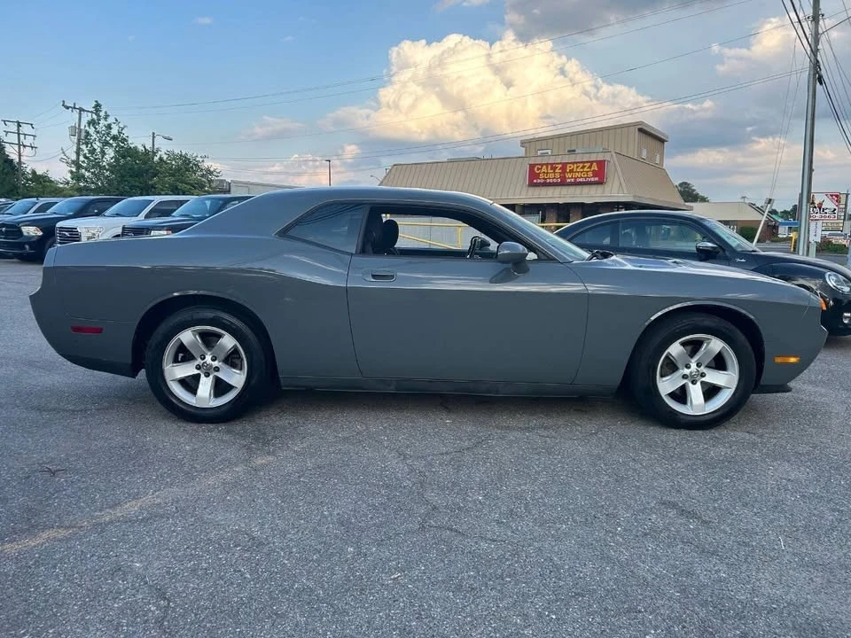2010 Dodge Challenger - Image 4 of 20