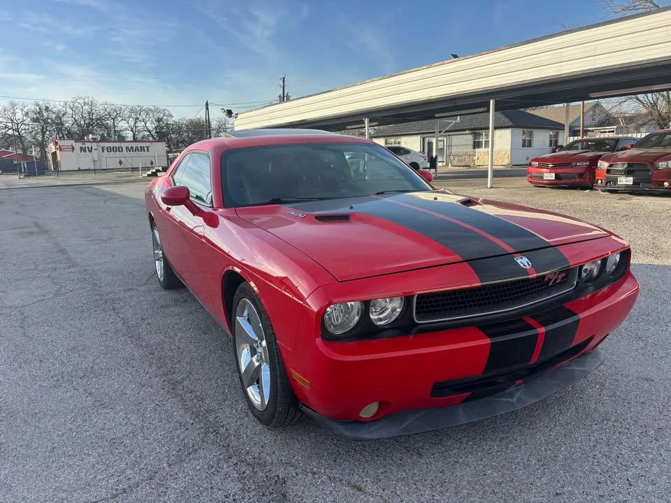 2010 Dodge Challenger 3rd Gen - Image 4 of 8