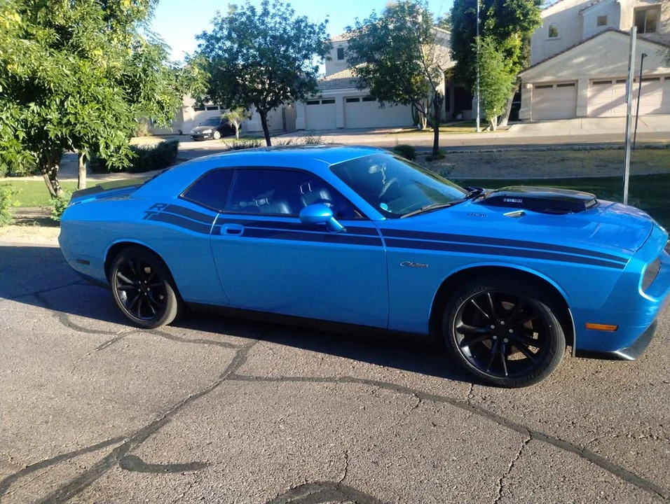 2010 Dodge Challenger - Image 2 of 7