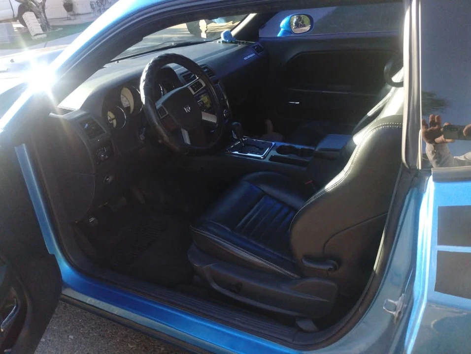 2010 Dodge Challenger - Image 6 of 7