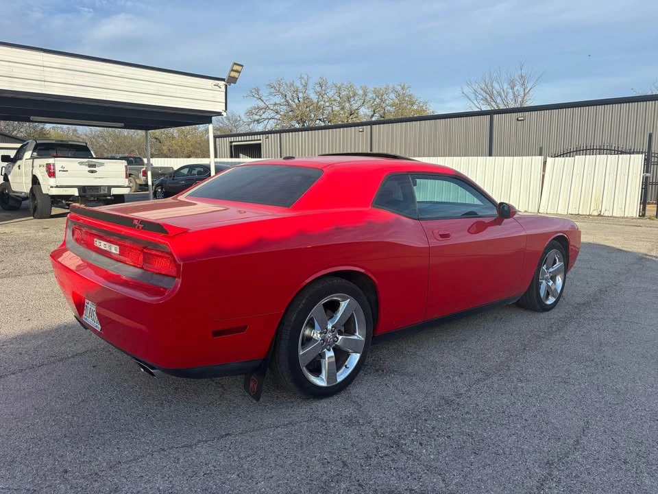 2010 Dodge Challenger 3rd Gen - Image 2 of 8