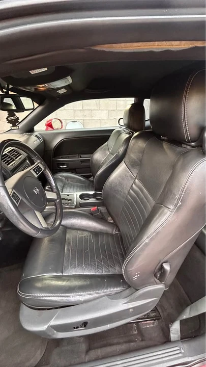 2010 Dodge Challenger 3rd Gen - Image 11 of 14