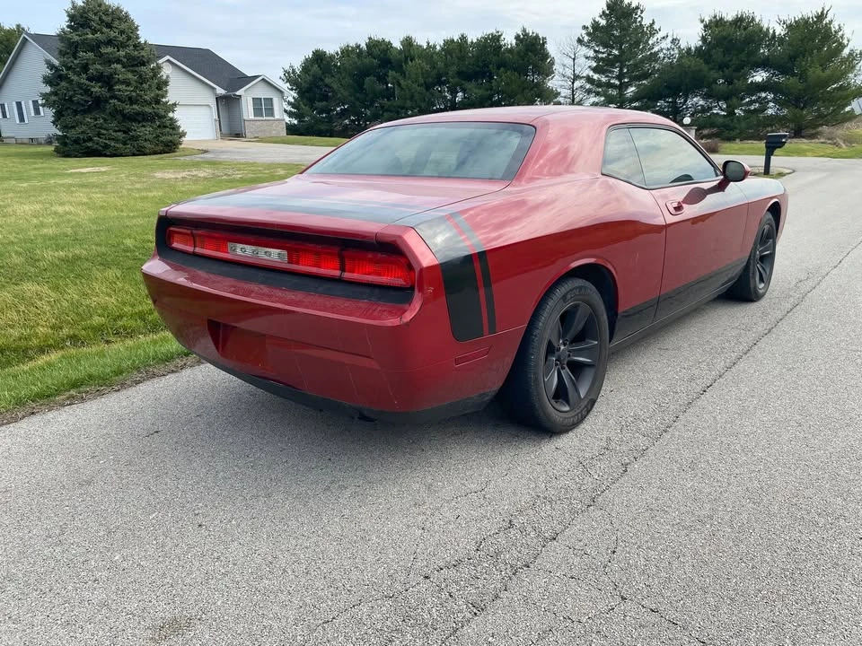 2010 Dodge Challenger 3rd Gen - Image 6 of 7