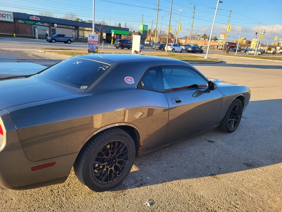 2010 Dodge Challenger 3rd Gen - Image 8 of 12