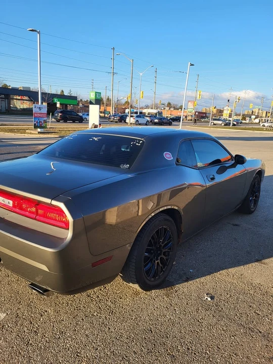 2010 Dodge Challenger 3rd Gen - Image 7 of 12